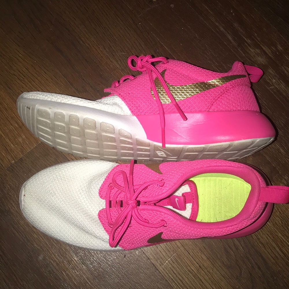 Custom Nike rosche size 7